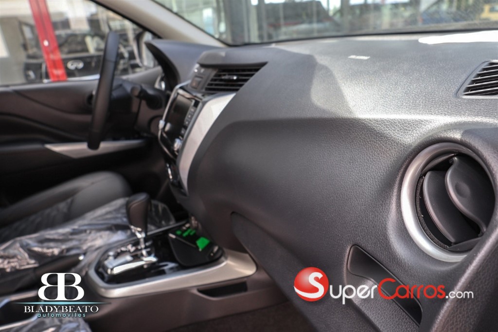2027 Nissan Frontier LE — foto 7 / 12
