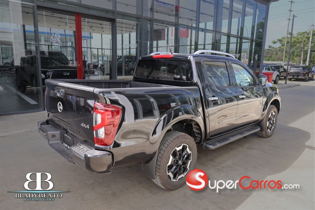 2027 Nissan Frontier LE — foto 11 / 12