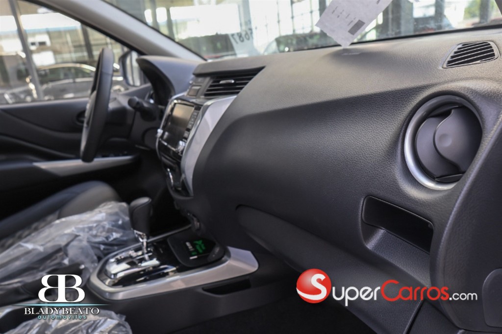 2027 Nissan Frontier LE — foto 5 / 12