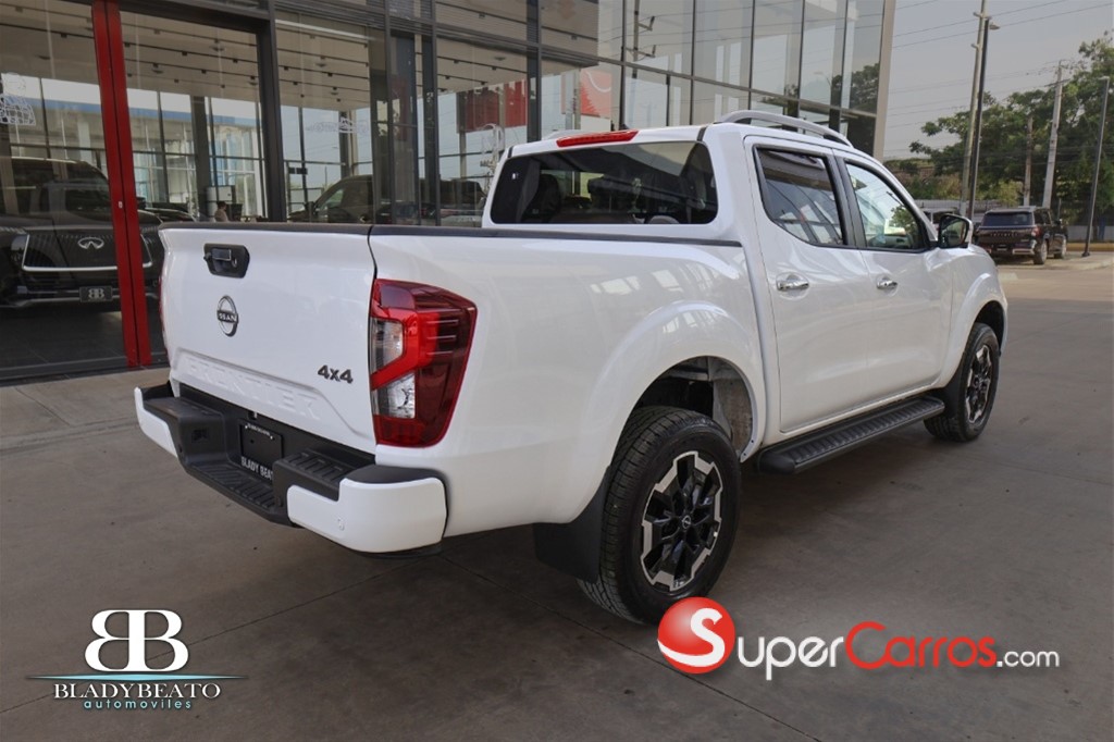 2027 Nissan Frontier LE — foto 9 / 12