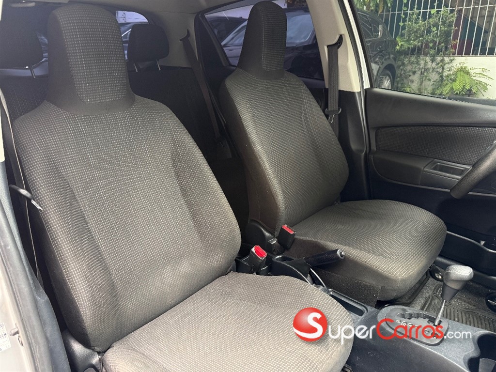 2018 Toyota VITZ — foto 8 / 11