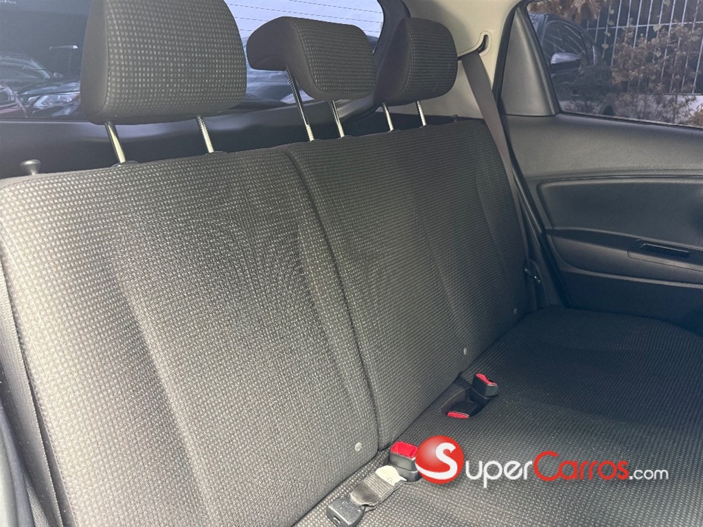 2018 Toyota VITZ — foto 9 / 11