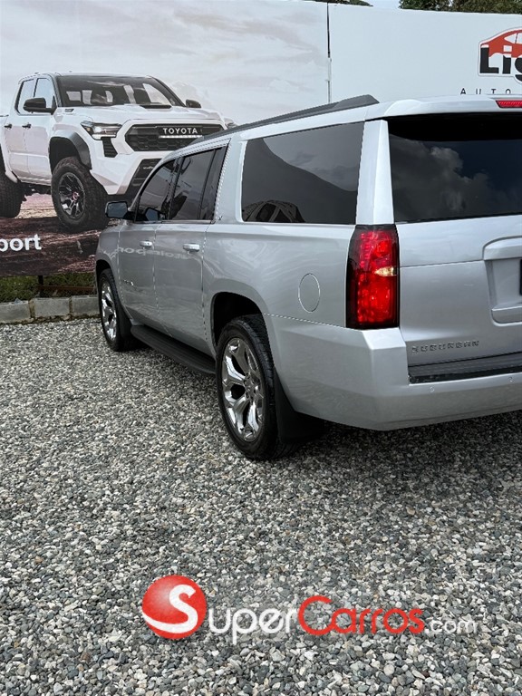 2020 Chevrolet Suburban — foto 5 / 10