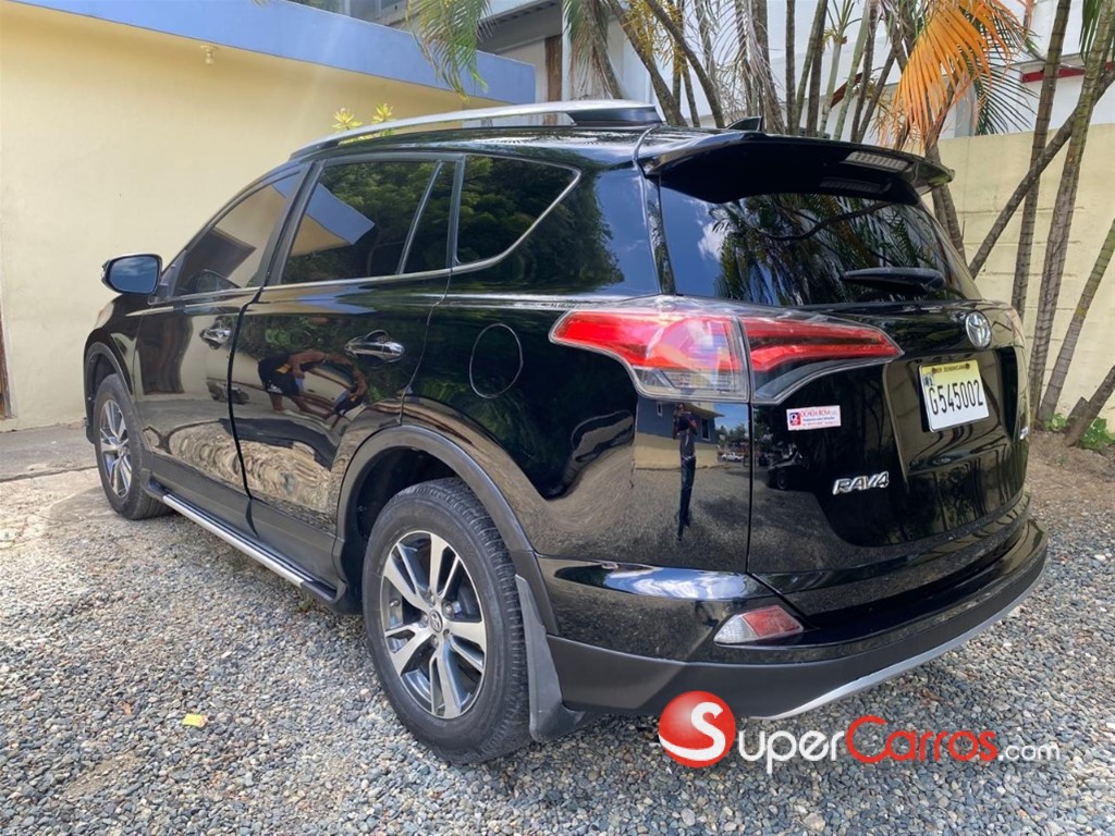 2018 Toyota RAV4 XLE — foto 2 / 12