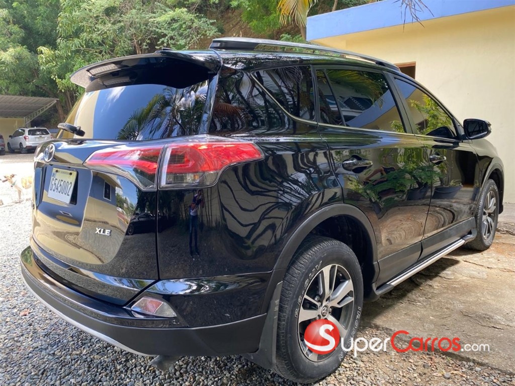 2018 Toyota RAV4 XLE — foto 6 / 12