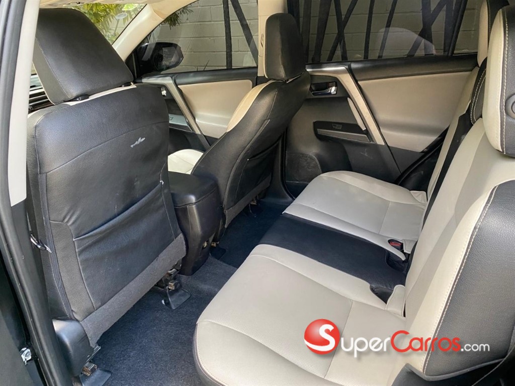 2018 Toyota RAV4 XLE — foto 10 / 12