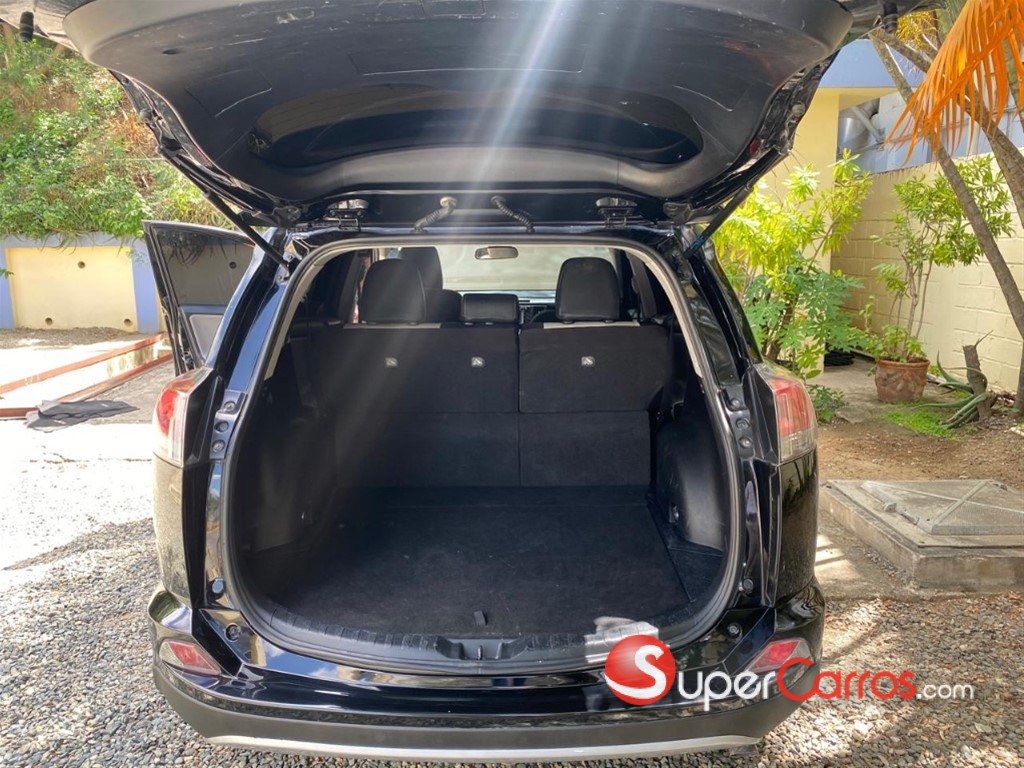 2018 Toyota RAV4 XLE — foto 12 / 12