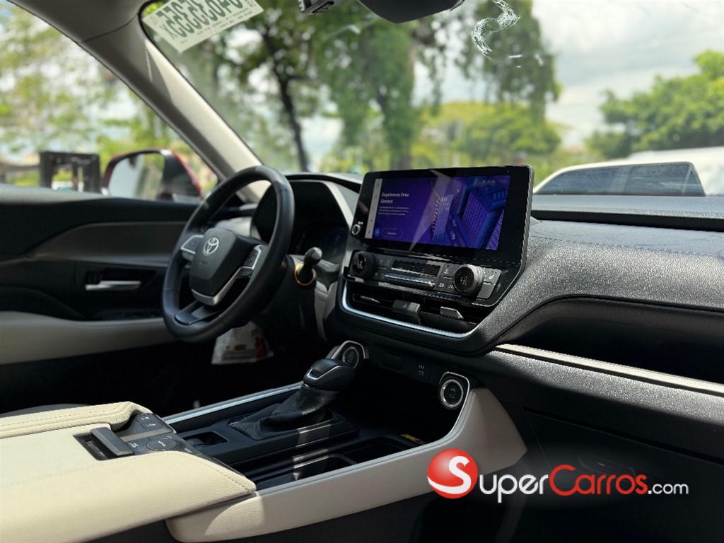 2025 Toyota Grand Highlander XLE — foto 8 / 12