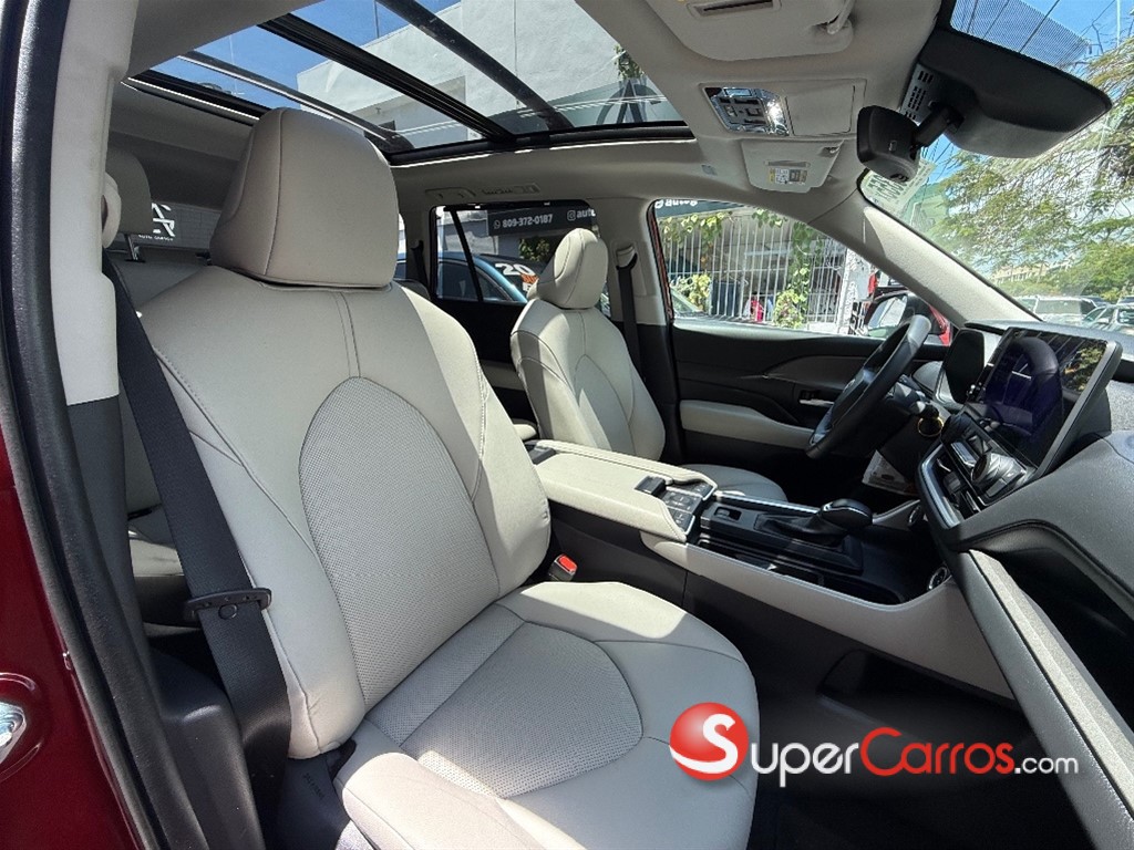 2025 Toyota Grand Highlander XLE — foto 10 / 12