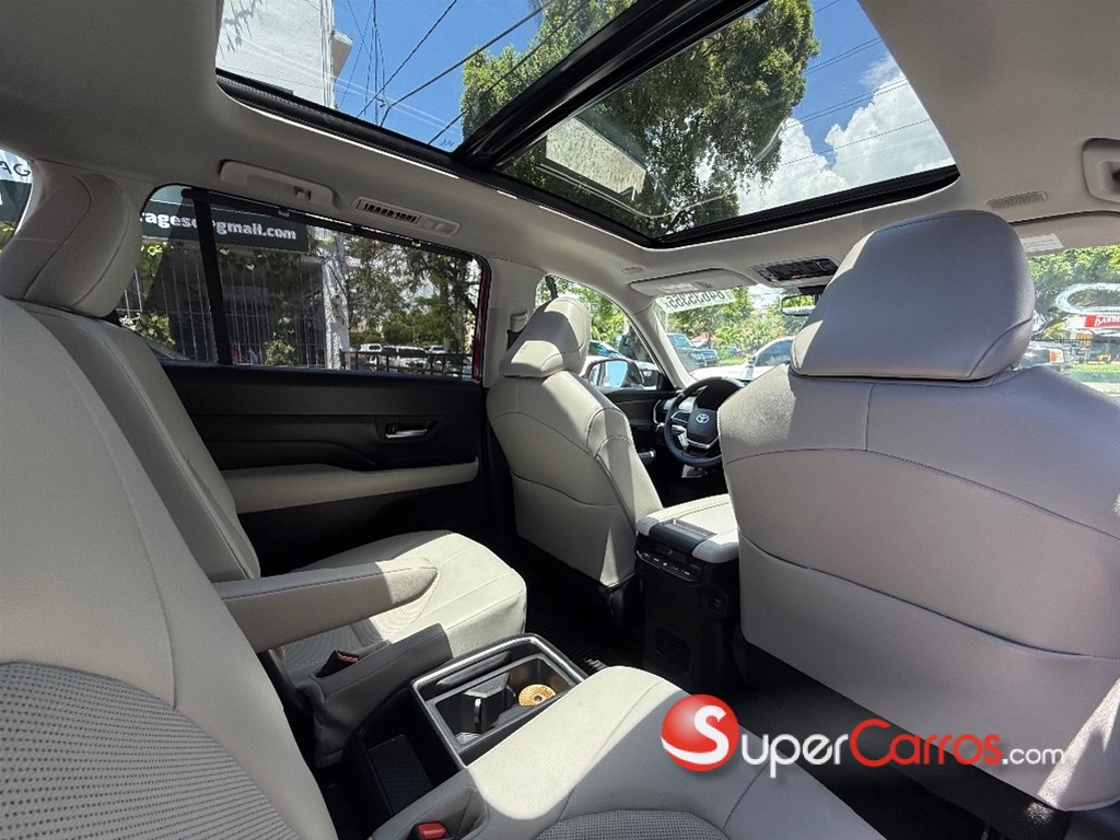 2025 Toyota Grand Highlander XLE — foto 11 / 12