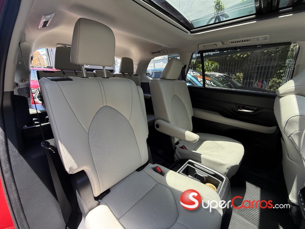 2025 Toyota Grand Highlander XLE — foto 12 / 12