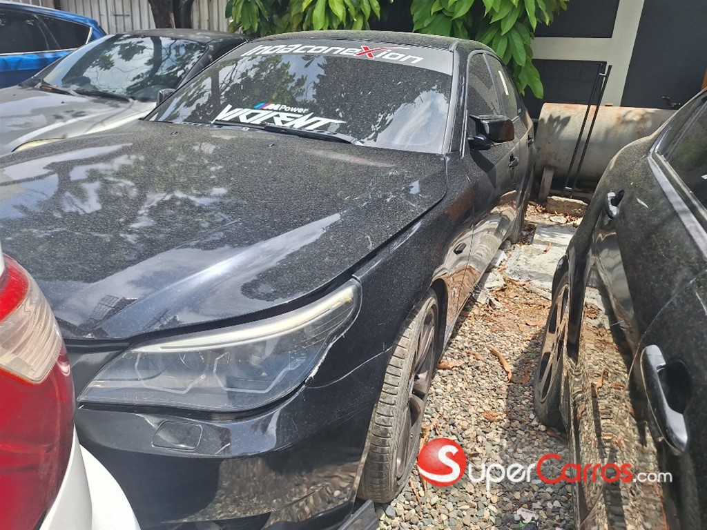 2010 BMW Serie 5 530i — foto 6 / 8