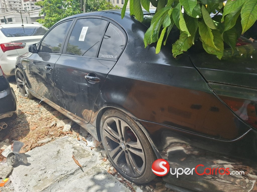 2010 BMW Serie 5 530i — foto 7 / 8
