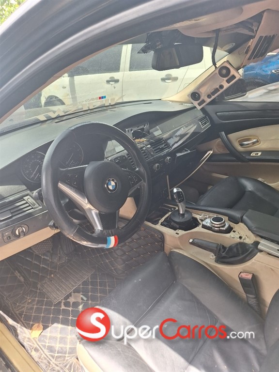 2010 BMW Serie 5 530i — foto 8 / 8