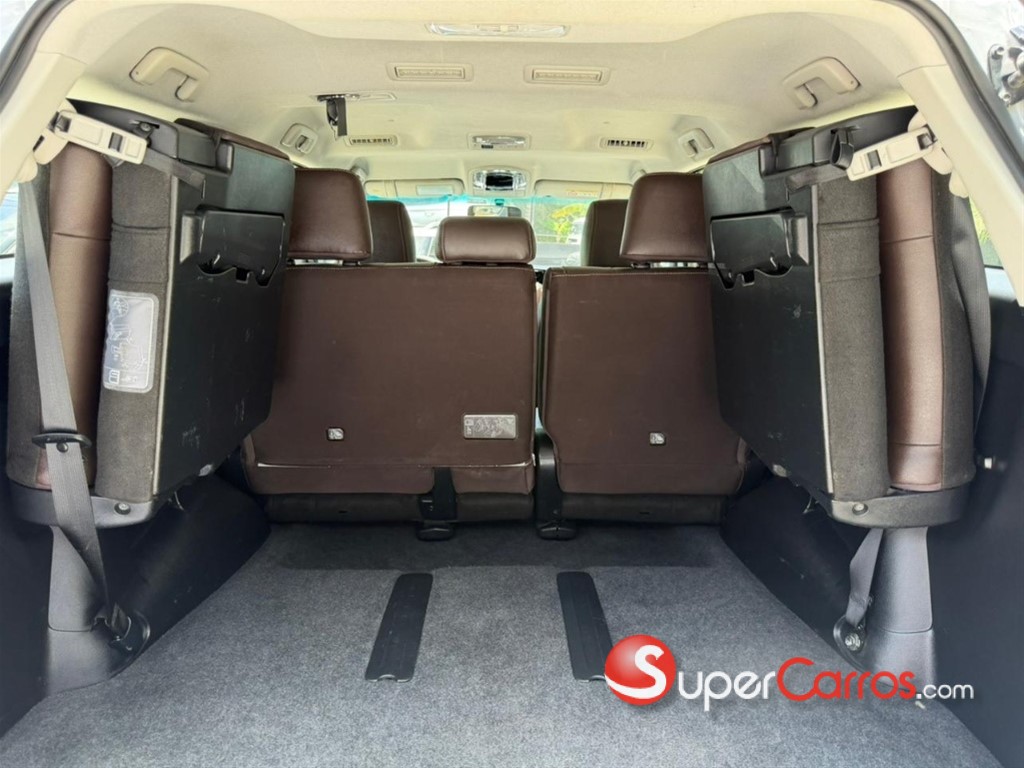 2020 Toyota Fortuner — foto 11 / 12