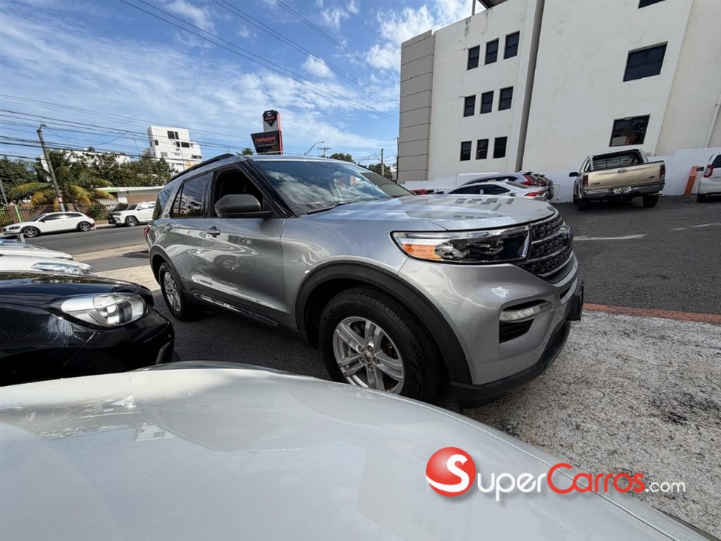 2020 Ford Explorer XLT — foto 2 / 10