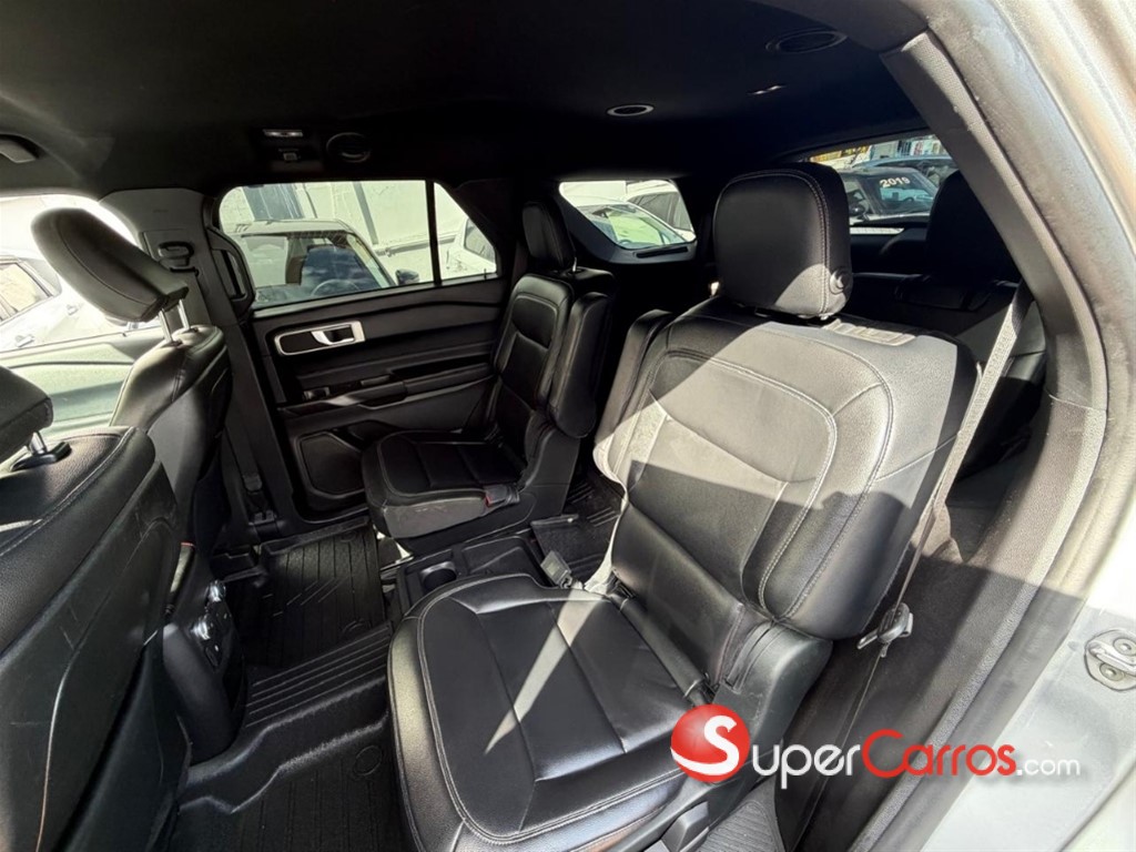 2020 Ford Explorer XLT — foto 8 / 10