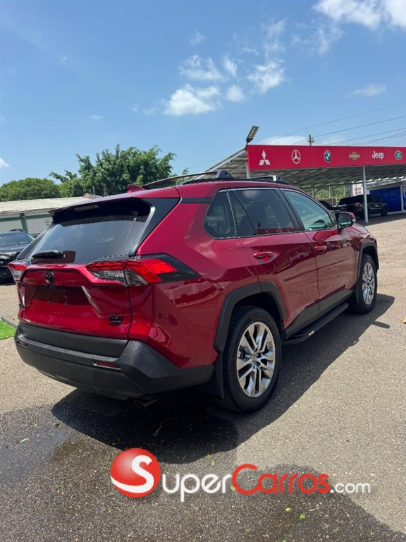 2023 Toyota RAV4 XLE Premium — foto 4 / 10