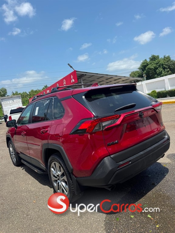 2023 Toyota RAV4 XLE Premium — foto 5 / 10
