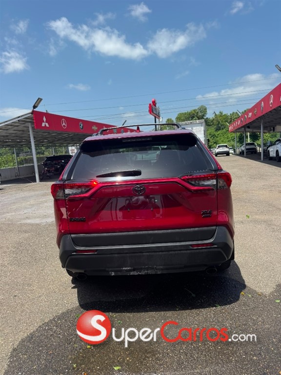2023 Toyota RAV4 XLE Premium — foto 6 / 10