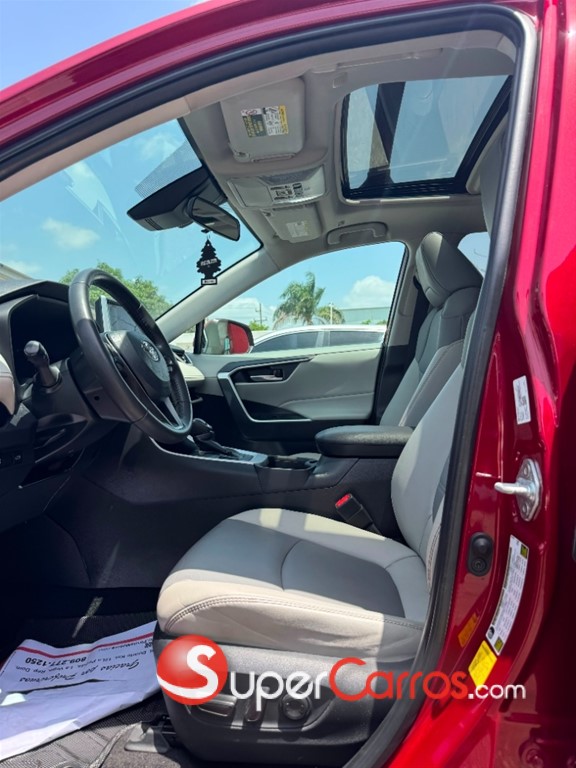 2023 Toyota RAV4 XLE Premium — foto 8 / 10