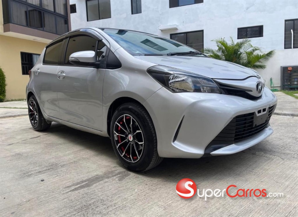 2017 Toyota VITZ