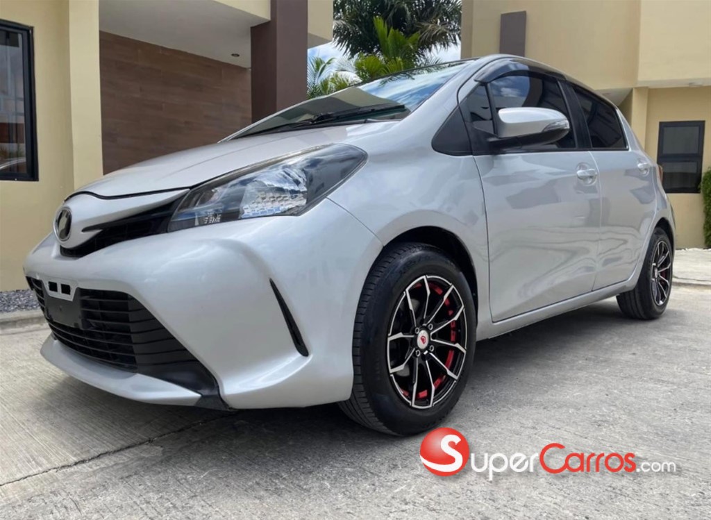 2017 Toyota VITZ — foto 3 / 8