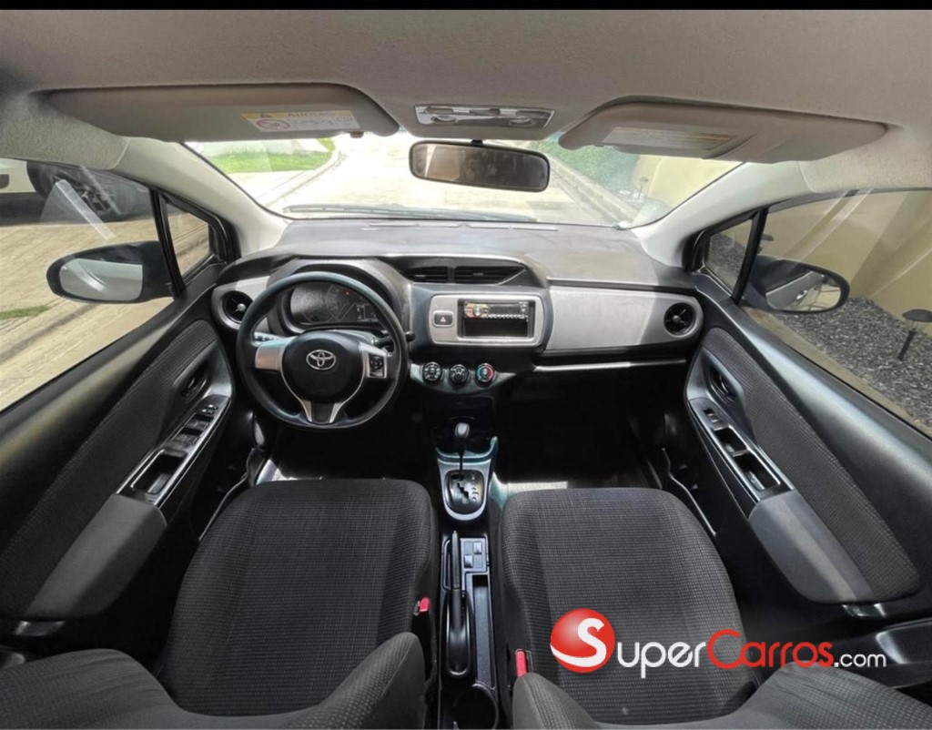2017 Toyota VITZ — foto 8 / 8
