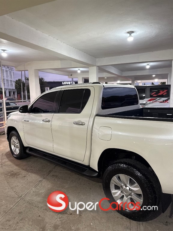 2020 Toyota Hilux SRV — foto 6 / 11