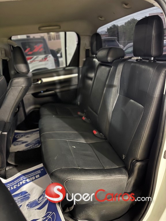 2020 Toyota Hilux SRV — foto 7 / 11