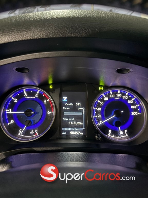 2020 Toyota Hilux SRV — foto 10 / 11