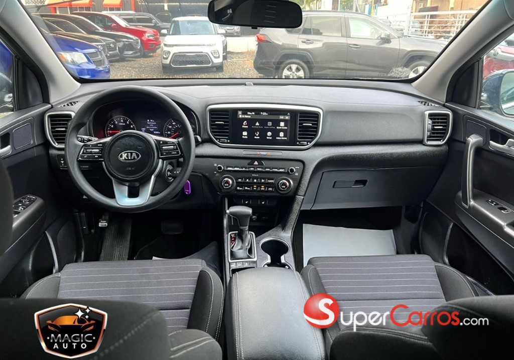 2020 Kia Sportage LX — foto 2 / 10