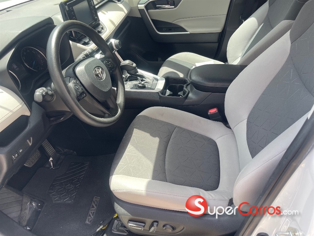 2020 Toyota RAV4 XLE Hybrid — foto 10 / 12