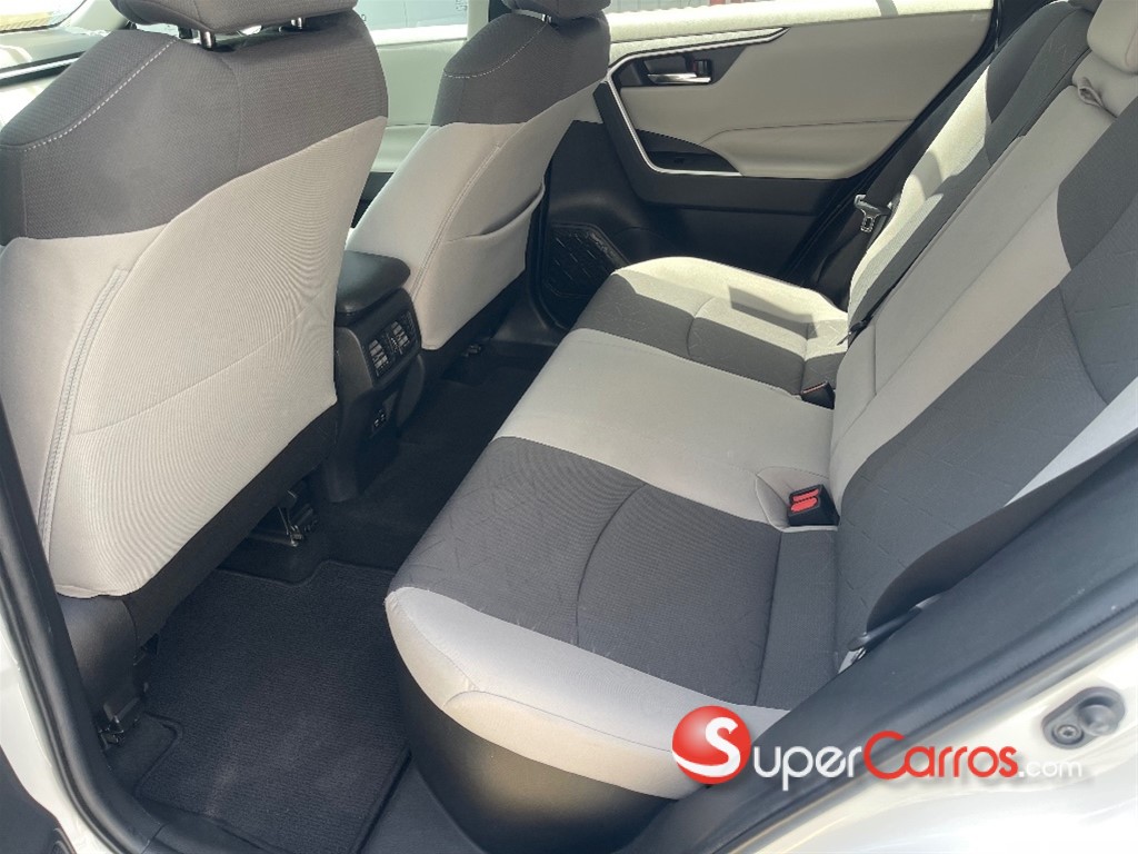 2020 Toyota RAV4 XLE Hybrid — foto 11 / 12