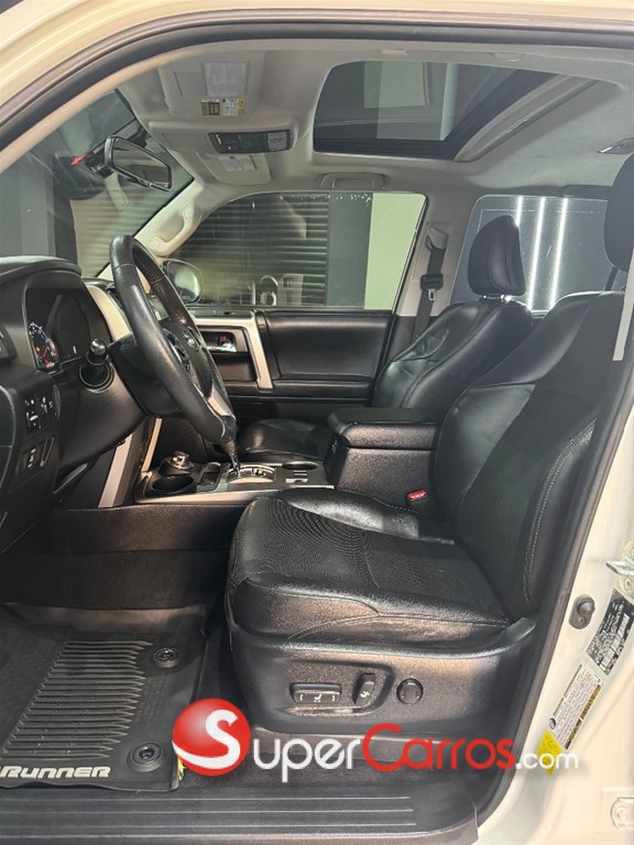 2020 Toyota 4 Runner Limited — foto 3 / 9