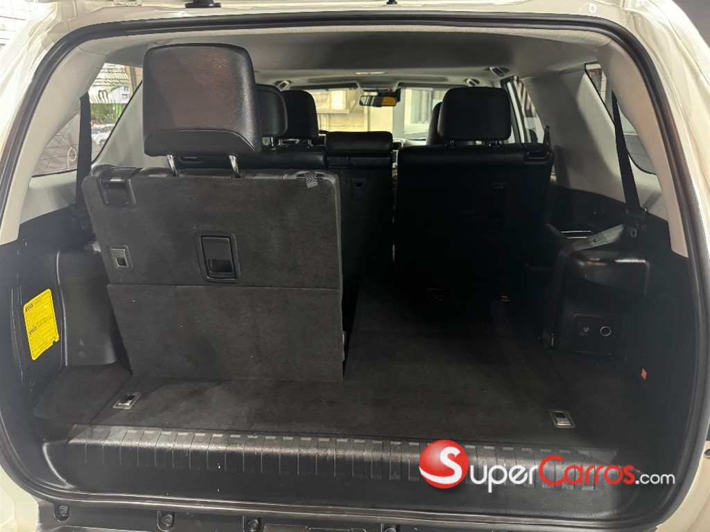 2020 Toyota 4 Runner Limited — foto 7 / 9