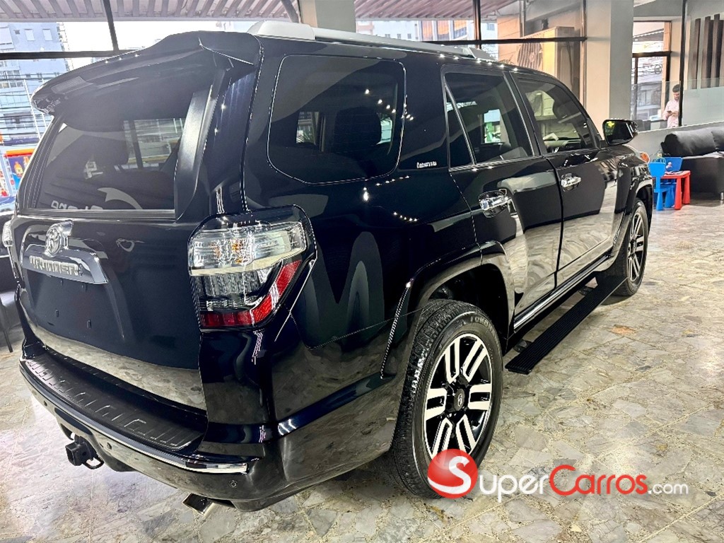 2022 Toyota 4 Runner Limited — foto 8 / 9