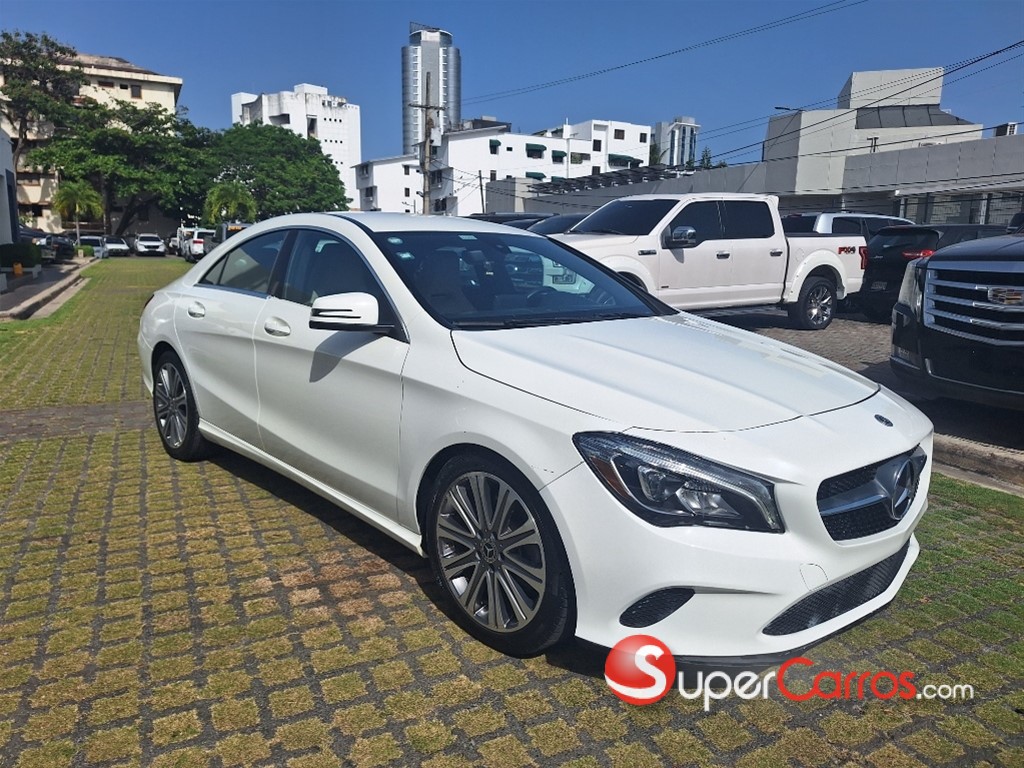 2018 Mercedes-Benz Clase CLA 250 — foto 4 / 12
