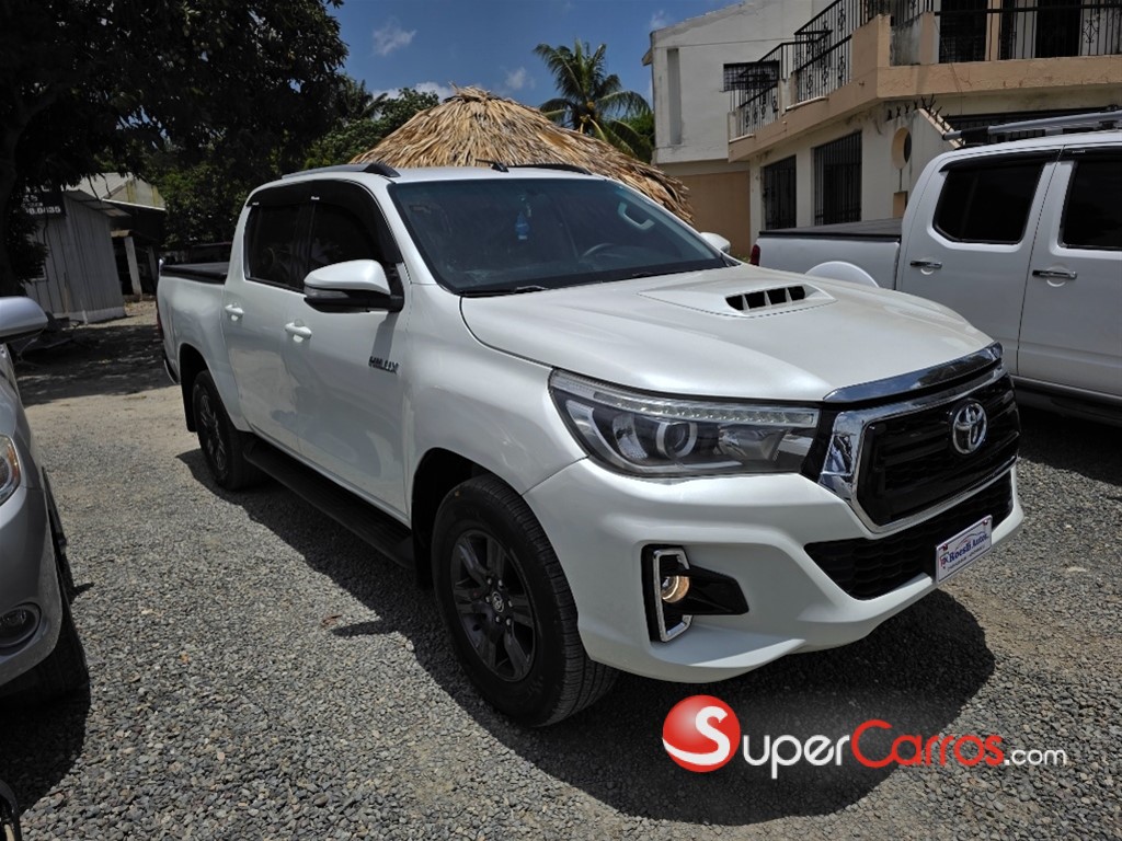 2017 Toyota Hilux SRV — foto 2 / 11