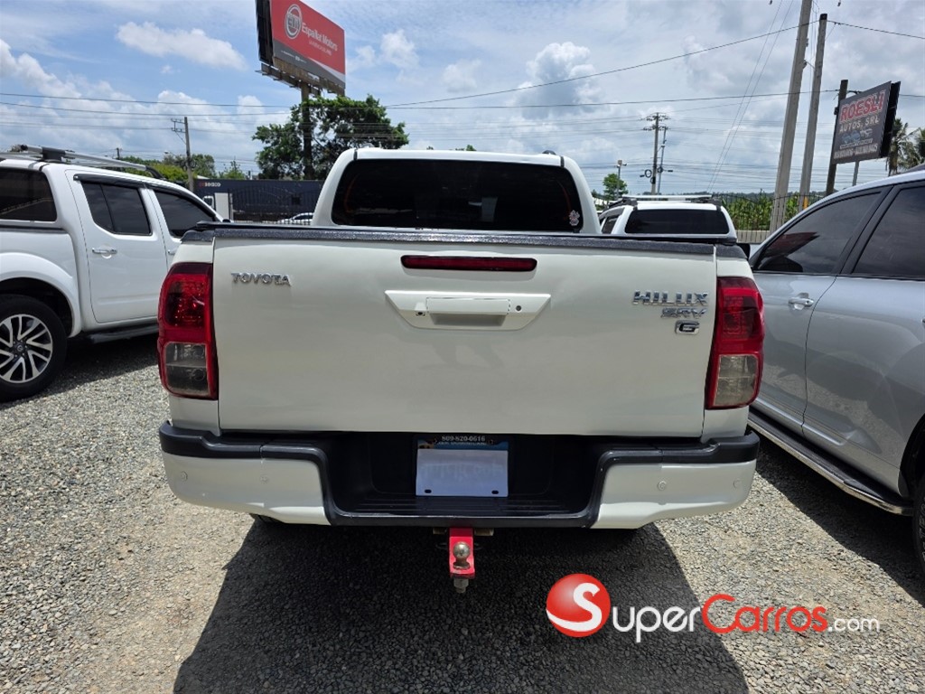 2017 Toyota Hilux SRV — foto 6 / 11