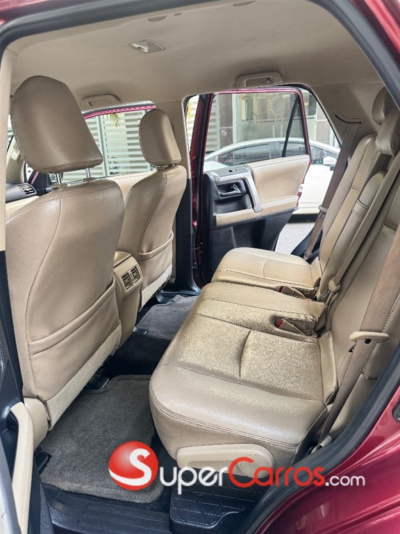 2011 Toyota 4 Runner — foto 8 / 12