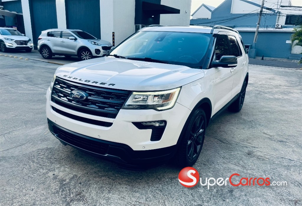 2018 Ford Explorer XLT SPORT — foto 2 / 12
