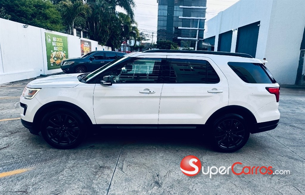 2018 Ford Explorer XLT SPORT — foto 8 / 12
