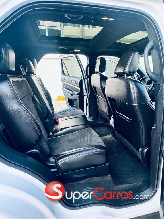 2018 Ford Explorer XLT SPORT — foto 10 / 12