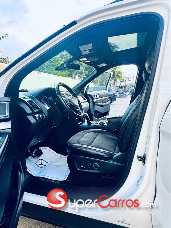 2018 Ford Explorer XLT SPORT — foto 11 / 12