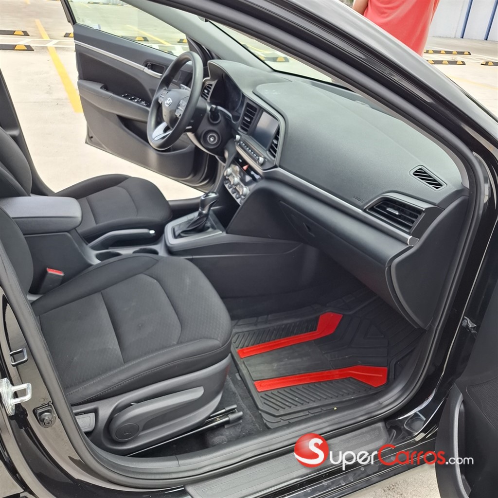 2020 Hyundai Elantra SEL — foto 8 / 11