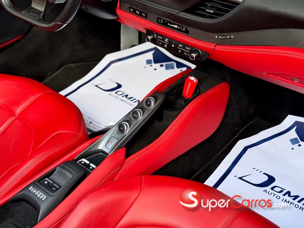 2022 Ferrari F8 Spider — foto 6 / 12