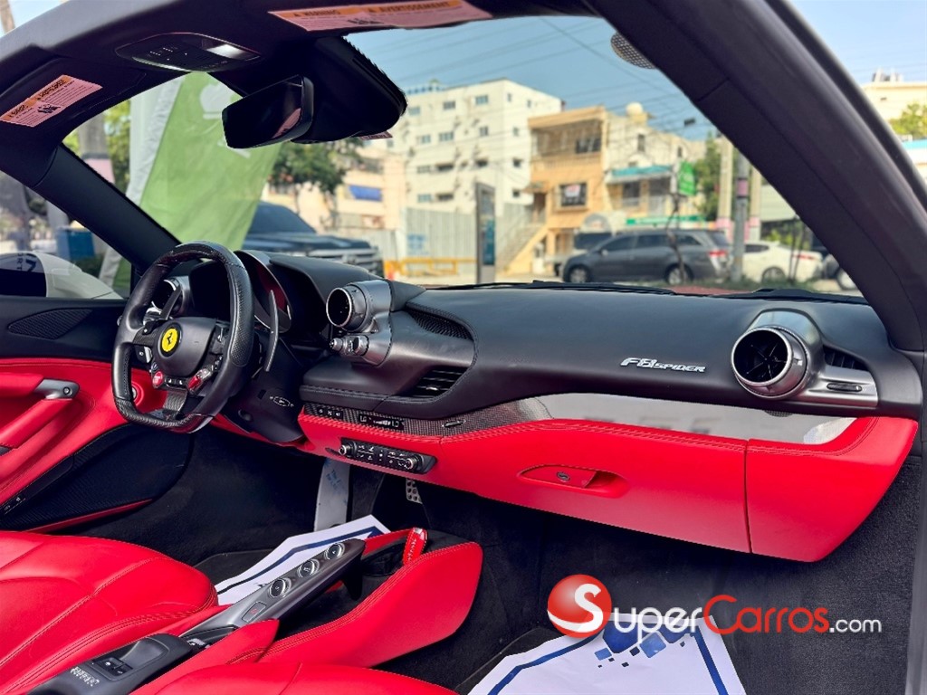 2022 Ferrari F8 Spider — foto 8 / 12