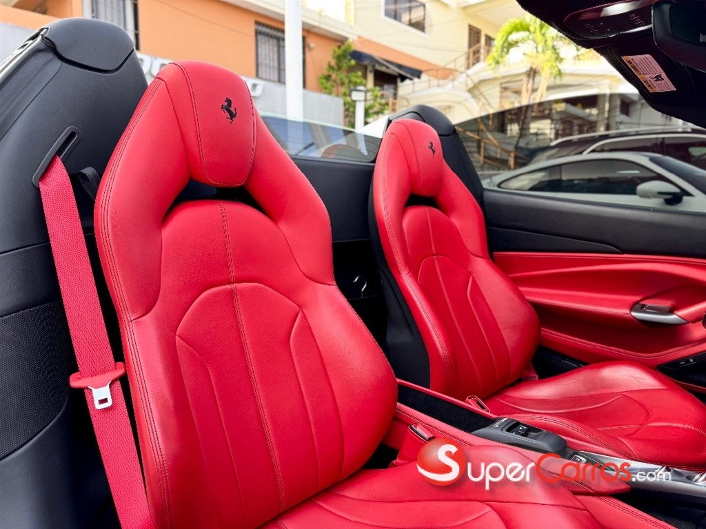 2022 Ferrari F8 Spider — foto 9 / 12