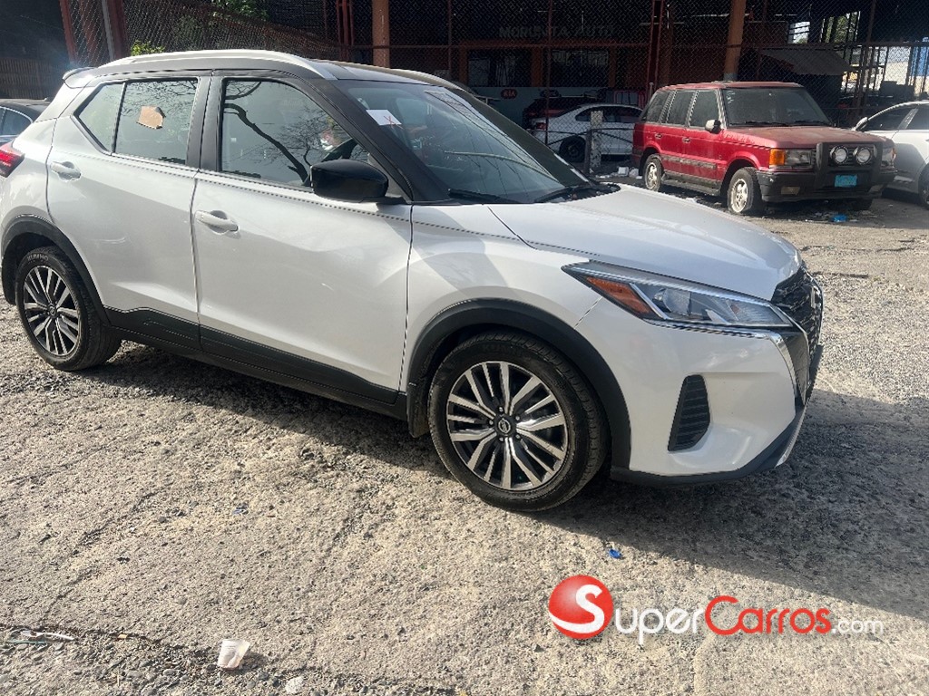 2021 Nissan Kicks SV — foto 2 / 10